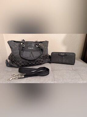Coach Black purse with Zip Wallet *ITEM SOLD*